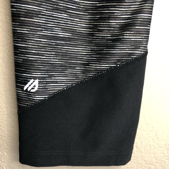 Eddie Bauer Movement Capris Leggings Size S - Picture 6 of 13